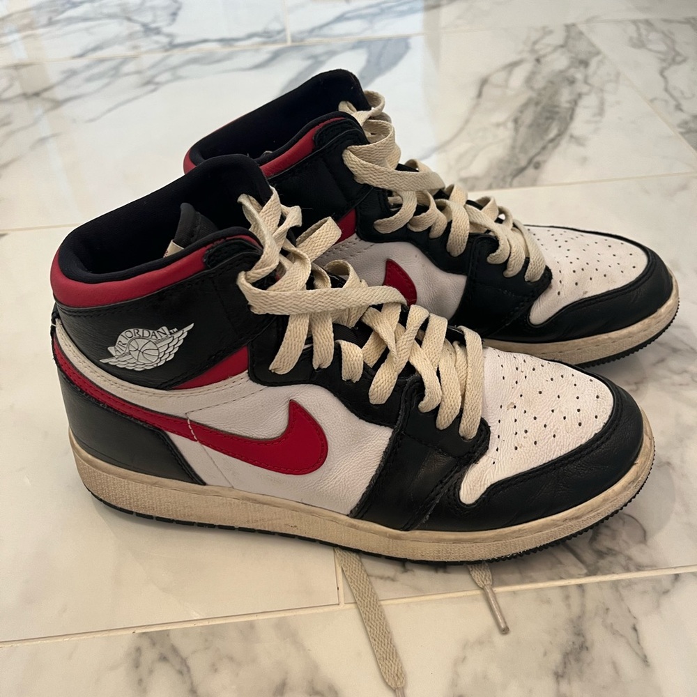 Nike air Jordan sneakers sz7